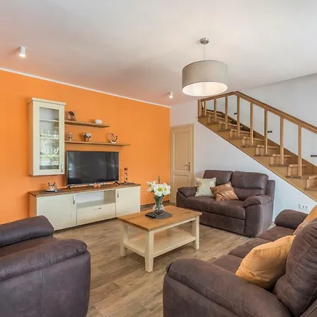 Villa Gardenia With Pool *