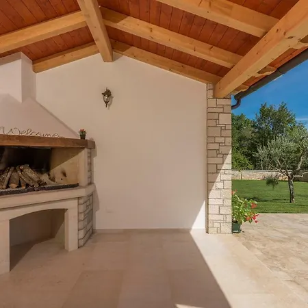 Gardenia With Pool, Garden&jacuzzi Villa *