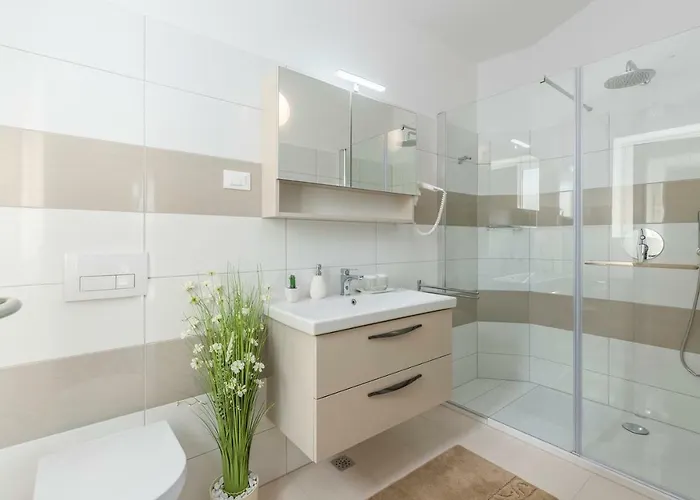 Gardenia With Pool *